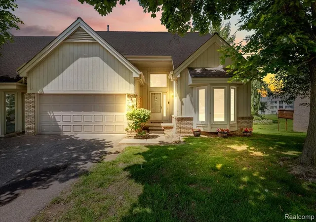 Photo 1 of Sale Pending at 24533 Martel Dr, Farmington Hills, MI 48335 | MLS# 61011878 | Listing updated on 2026-07-25