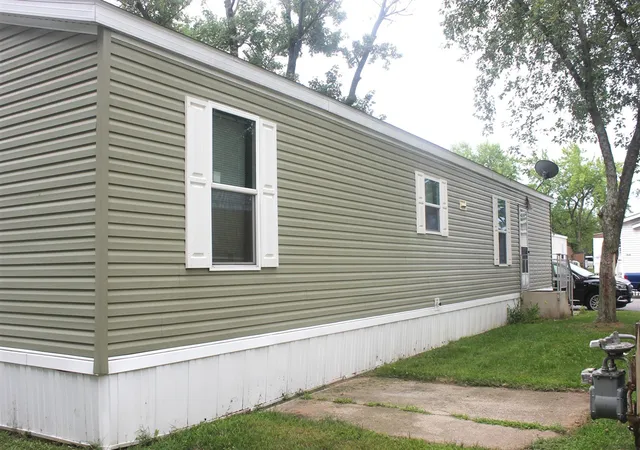 Photo 3 of Single family home for sale at 917 Marlin Ave, Wyoming, MI 49509 | MLS# 70554780 | Listing updated on 2026-09-10