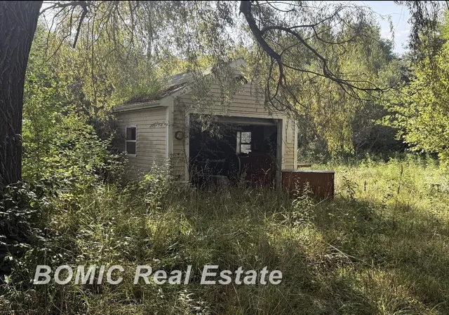 Photo 2 of Sale Pending at 2555 S Murray Rd, Caro, MI 48723 | MLS# 50219460 | Listing updated on 2026-08-25