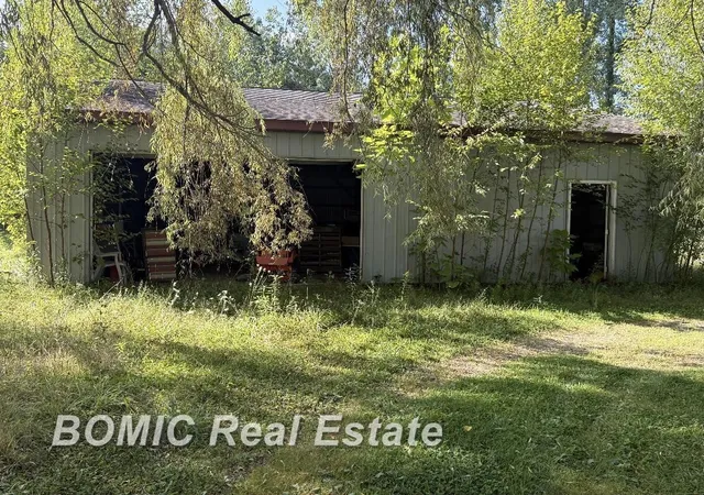 Photo 3 of Sale Pending at 2555 S Murray Rd, Caro, MI 48723 | MLS# 50219460 | Listing updated on 2026-08-25