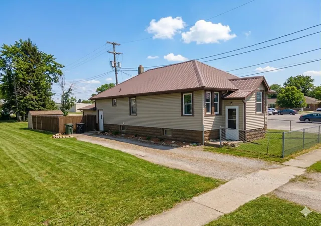 Homes for sale in Pinconning, MI | 413 W 4th St, Pinconning, MI 48650 | MLS# 80066433