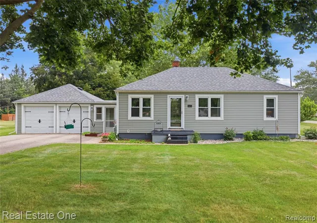 Homes for sale in Pinckney, MI | 665 S Howell St, Pinckney, MI 48169 | MLS# 61007480