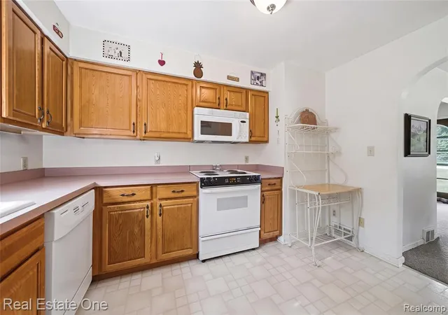 Homes for sale in Pinckney, MI | 665 S Howell St, Pinckney, MI 48169 | MLS# 61007480