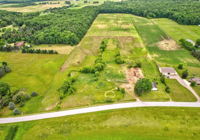 Homes for sale in Frankenmuth, MI | 7670 E Curtis Rd, Frankenmuth, MI 48734 | MLS# 50212651