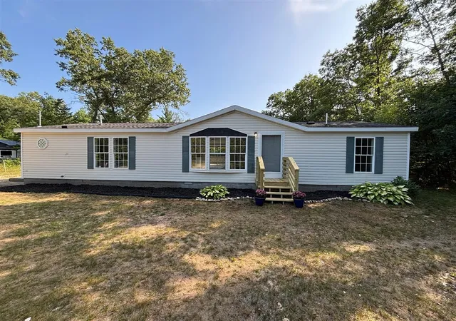 Photo 1 of Single family home for sale at 1495 W Lakewood Rd, Whitehall, MI 49461 | MLS# 70553869 | Listing updated on 2026-09-08