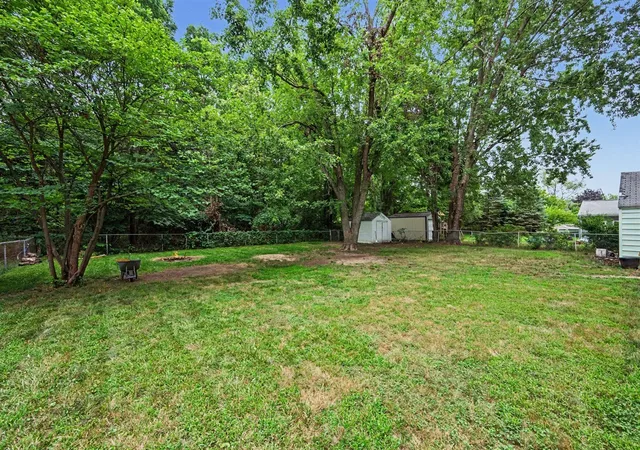 15th image of 2304 Mapleview Ave, Portage, MI 49024 | MLS# 70552891