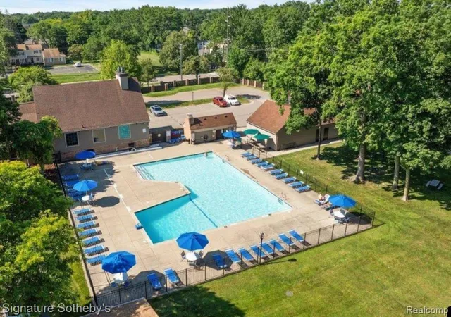 Photo 2 of Condo for sale at 1863 Newporte, Royal Oak, MI 48073 1214 | MLS# 61021764 | Listing updated on 2026-09-13
