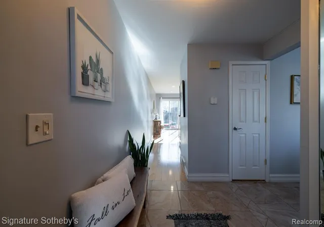 Photo 3 of Sale Pending at 1863 Newporte, Royal Oak, MI 48073 1214 | MLS# 61021764 | Listing updated on 2026-10-22
