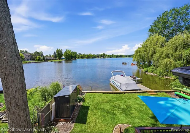 5th image of 2123 Hampton St, White Lake, MI 48386 | MLS# 61022209