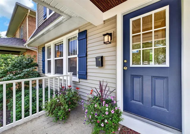 Photo 2 of Sale Pending at 1252 Se Sherman St, Grand Rapids, MI 49506 | MLS# 70554862 | Listing updated on 2026-09-03