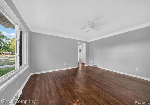 Photo 4 of Sale Pending at 29535 Milton Ave, Madison Heights, MI 48071 5414 | MLS# 61023847 | Listing updated on 2026-09-01