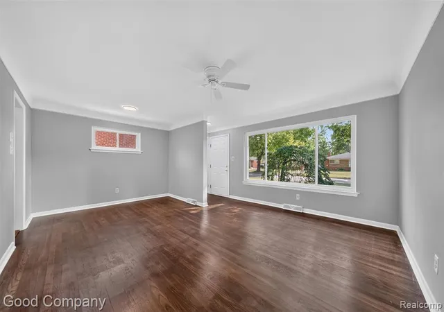 Photo 5 of Sale Pending at 29535 Milton Ave, Madison Heights, MI 48071 5414 | MLS# 61023847 | Listing updated on 2026-09-01