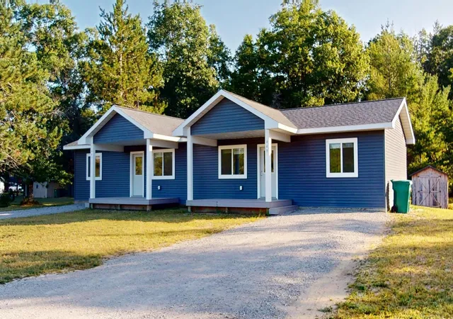 2nd image of 447 449 S Main St, Roscommon, MI 48653 | MLS# 80072650