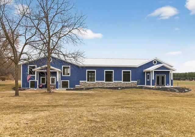 Homes for sale in Howard City, MI | 6130 N Arbogast Rd, Howard City, MI 49329 | MLS# 70521151