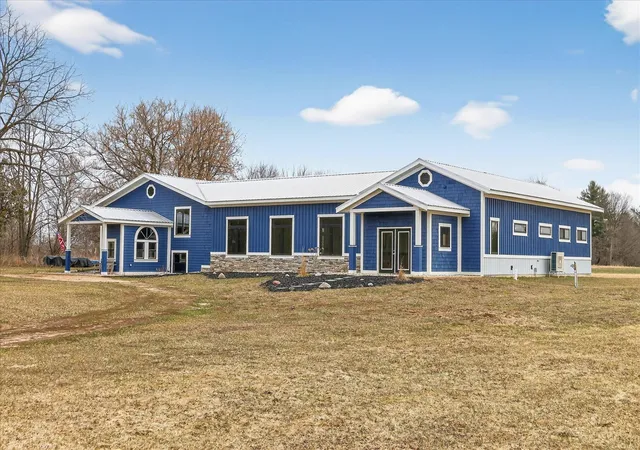 Homes for sale in Howard City, MI | 6130 N Arbogast Rd, Howard City, MI 49329 | MLS# 70521151