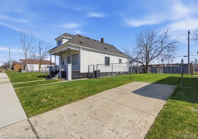 3rd image of 13540 Moran St, Hamtramck, MI 48212 4605 | MLS# 60985130