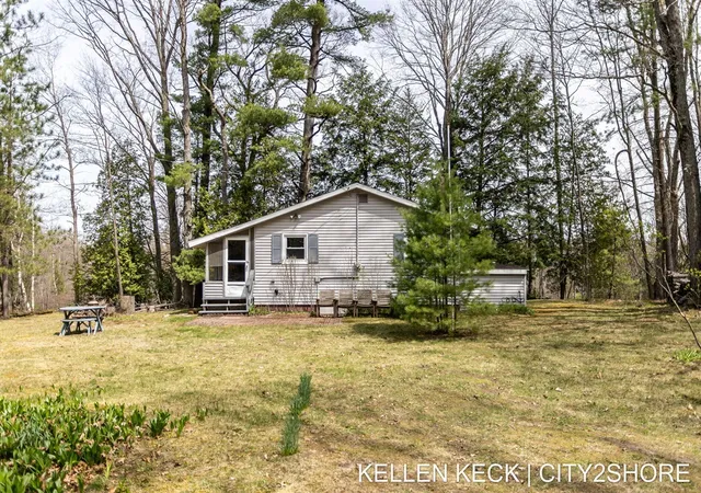 Homes for sale in Free Soil, MI | 5624 E Bennett Rd, Free Soil, MI 49411 | MLS# 70310228