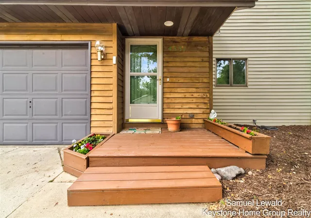 Homes for sale in Grand Rapids, MI | 4551 Springmont Dr, Grand Rapids, MI 49512 | MLS# 70543664