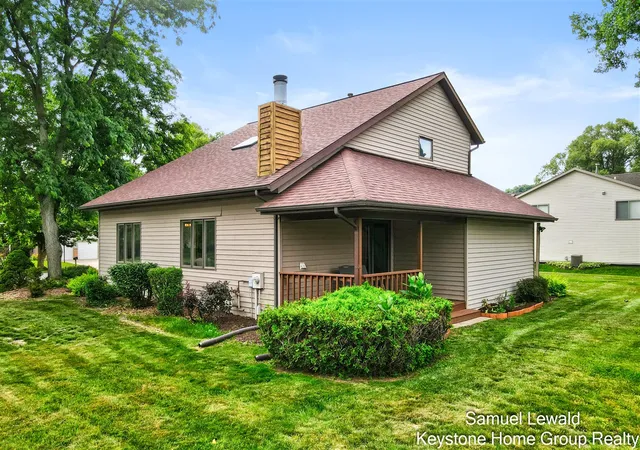 Homes for sale in Grand Rapids, MI | 4551 Springmont Dr, Grand Rapids, MI 49512 | MLS# 70543664