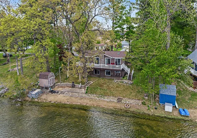 Homes for sale in Decatur, MI | 86500 60Th St, Decatur, MI 49045 | MLS# 70531619