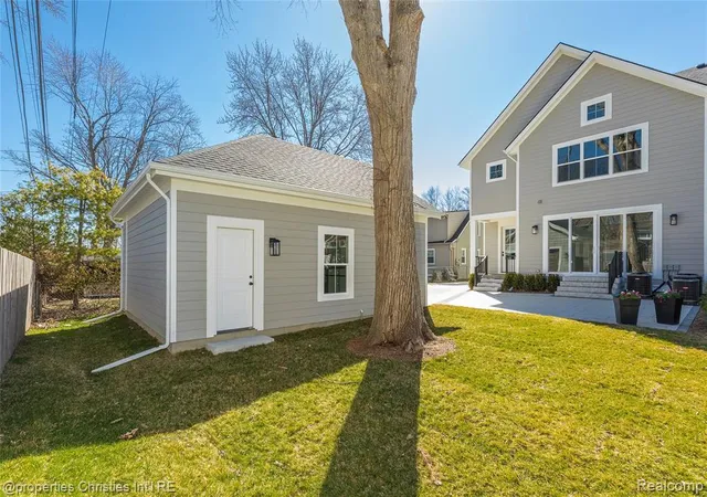 68th image of 2093 Pembroke Rd, Birmingham, MI 48009 5828 | MLS# 61024032