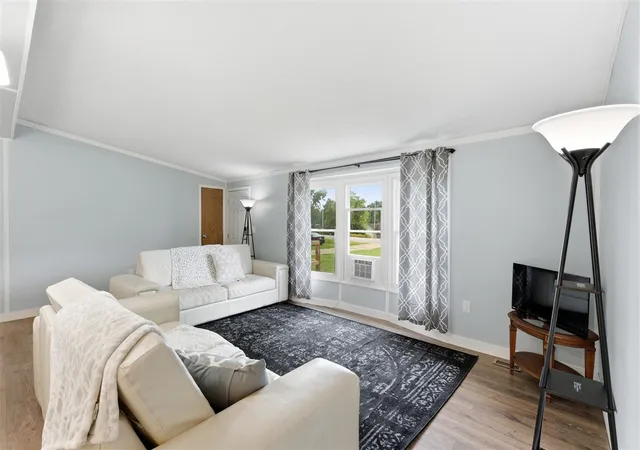 Photo 4 of Sale Pending at 9949 10 Mile Rd, Rockford, MI 49341 | MLS# 70555030 | Listing updated on 2026-09-14