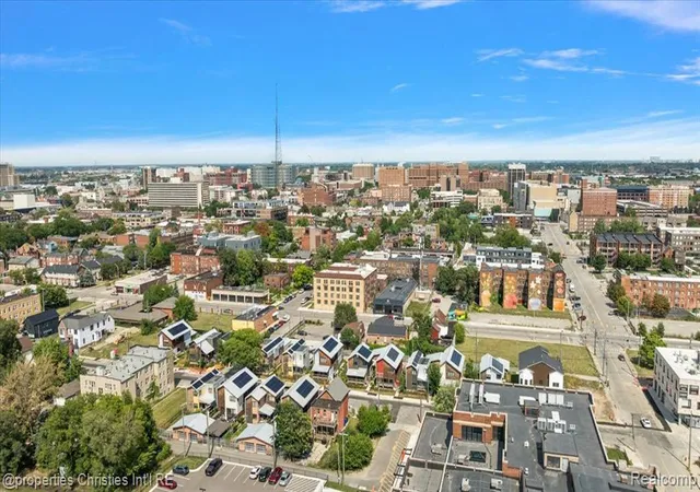 46th image of 4010 4th St, Detroit, MI 48201 | MLS# 61022973