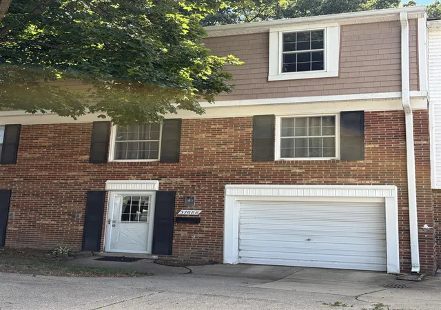 3rd image of 37688 Charter Oaks Blvd, Clinton Township, MI 48036 | MLS# 50218853