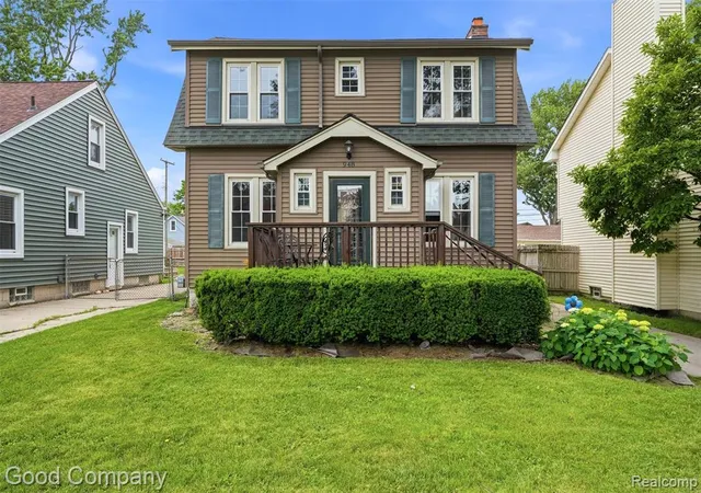 Homes for sale in Berkley, MI | 948 Cambridge Rd, Berkley, MI 48072 | MLS# 61004053