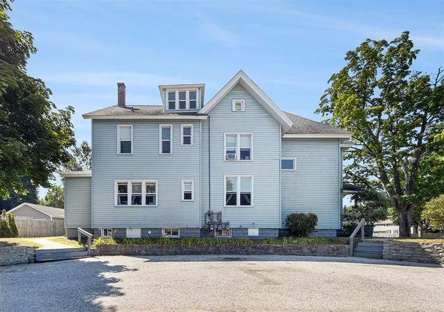 Homes for sale in Ludington, MI | 210 N Lavinia St, Ludington, MI 49431 | MLS# 70487449
