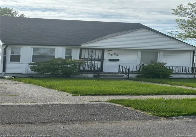 3rd image of 7635 Ashton Ave, Detroit, MI 48228 | MLS# 60960907