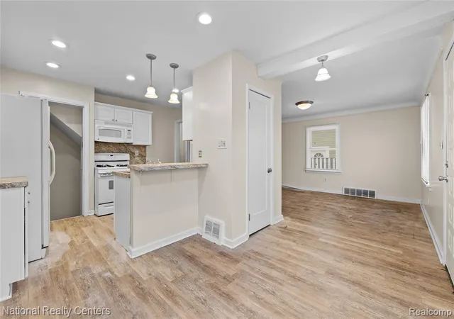 4th image of 7635 Ashton Ave, Detroit, MI 48228 | MLS# 60960907