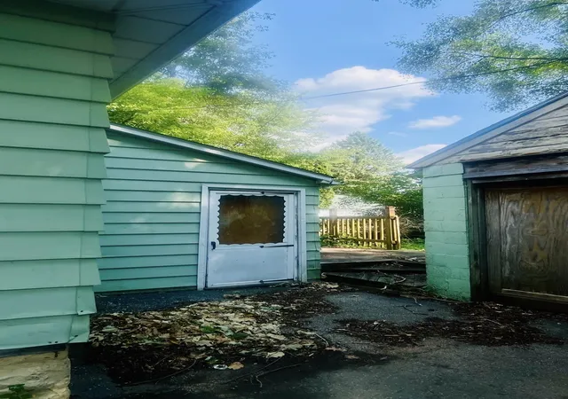 3rd image of 743 Nuebert Rd, Flint, MI 48507 | MLS# 50216996