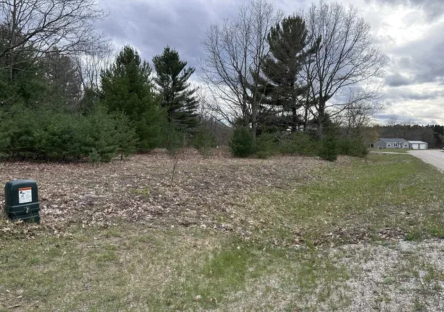 Homes for sale in Interlochen, MI | 11797 Country Acres Dr, Interlochen, MI 49643 | MLS# 80068466