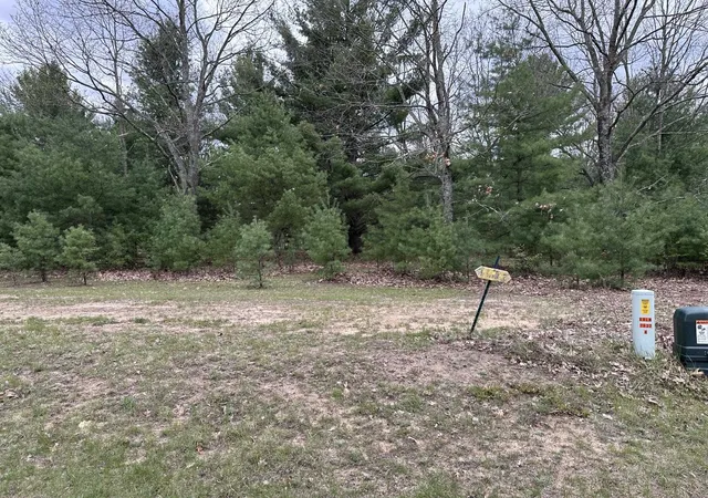 Homes for sale in Interlochen, MI | 11797 Country Acres Dr, Interlochen, MI 49643 | MLS# 80068466