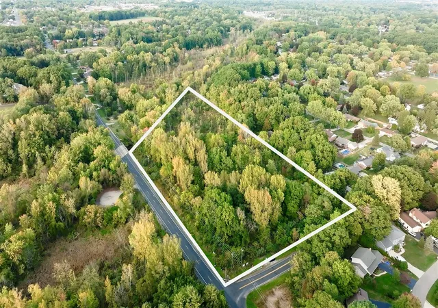 Photo 3 of Land for sale at 3003 S Cleveland Ave, Saint Joseph, MI 49085 | MLS# 70496291 | Listing updated on 2026-04-30