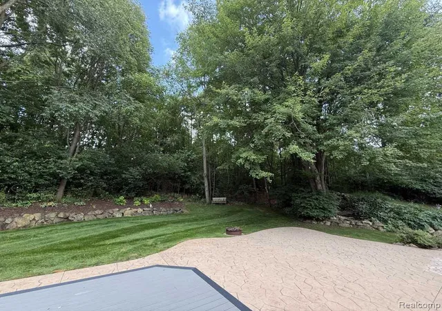 4th image of 145 Howland Pines Dr, Oxford, MI 48371 | MLS# 61018434