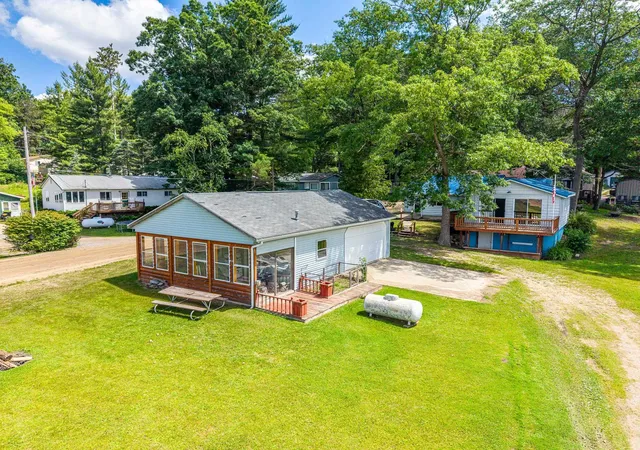 Homes for sale in Harrison, MI | 1276 E Long Lake Rd, Harrison, MI 48625 | MLS# 50213510