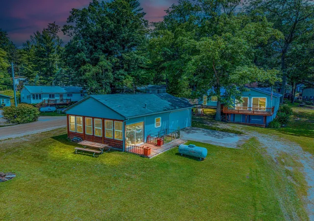 Homes for sale in Harrison, MI | 1276 E Long Lake Rd, Harrison, MI 48625 | MLS# 50213510