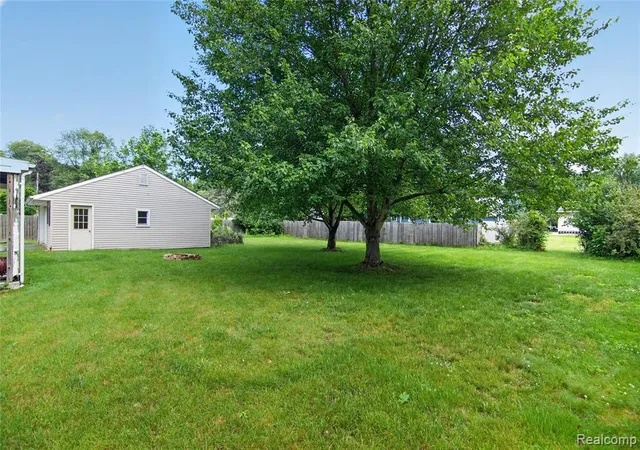 Homes for sale in Jackson, MI | 2730 Hillcrest St, Jackson, MI 49203 | MLS# 61001995