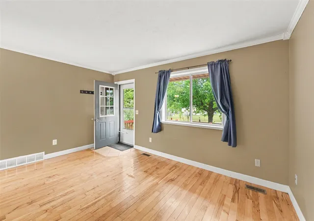 Photo 3 of Sale Pending at 1862 W Curry Dr, Traverse City, MI 49685 | MLS# 70550663 | Listing updated on 2026-08-24