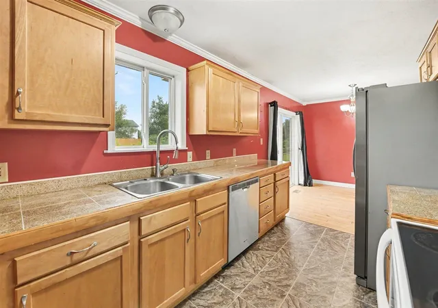 Photo 4 of Sale Pending at 1862 W Curry Dr, Traverse City, MI 49685 | MLS# 70550663 | Listing updated on 2026-08-24