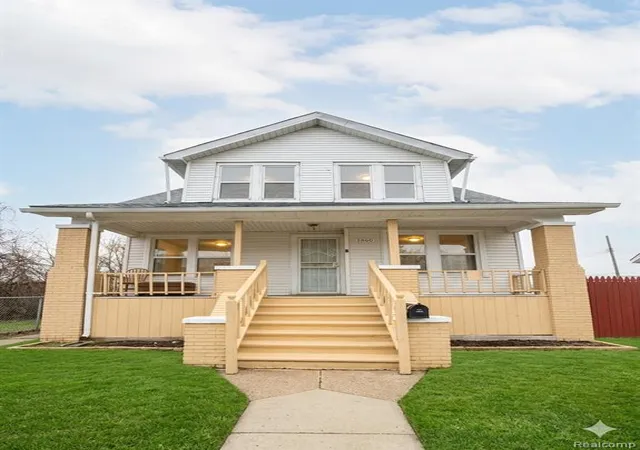 Homes for sale in Hamtramck, MI | 3860 Gaylord St, Hamtramck, MI 48212 | MLS# 60984450