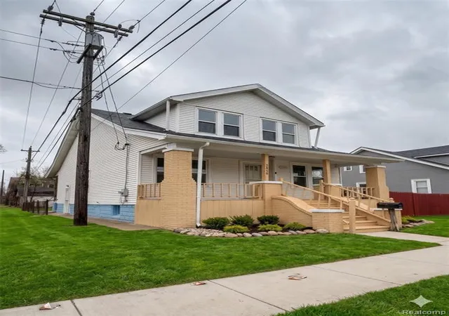 Homes for sale in Hamtramck, MI | 3860 Gaylord St, Hamtramck, MI 48212 | MLS# 60984450