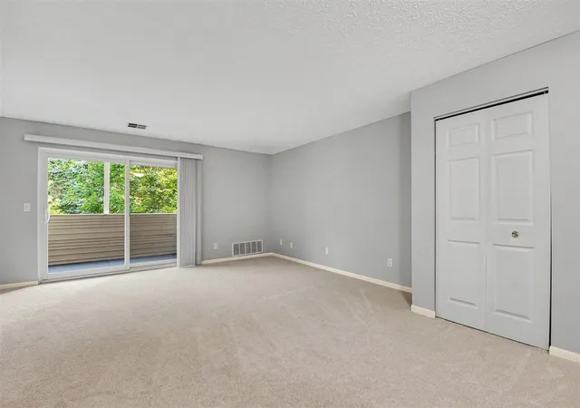 Listing Photo 4 - Condo for sale in building located at 8358 Jasonville Ct, Caledonia, MI 49316 - Unit #43