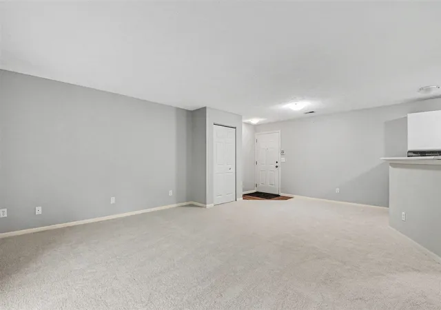 Listing Photo 5 - Condo for sale in building located at 8358 Jasonville Ct, Caledonia, MI 49316 - Unit #43