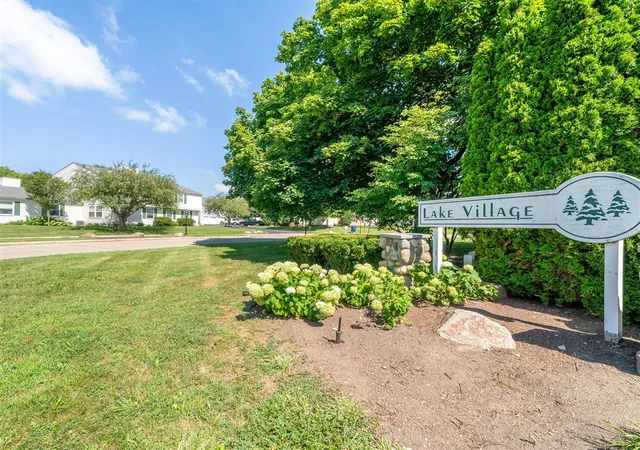Homes for sale in Walled Lake, MI | 245 Lake Village Dr, Walled Lake, MI 48390 | MLS# 70511258