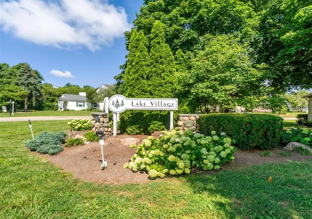 Homes for sale in Walled Lake, MI | 245 Lake Village Dr, Walled Lake, MI 48390 | MLS# 70511258