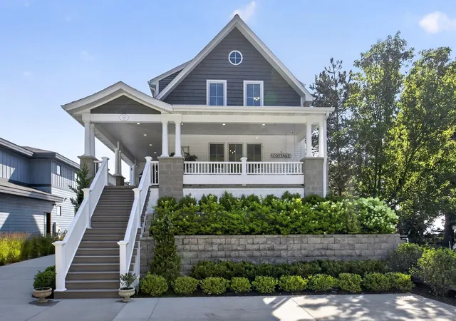 Photo 2 of Single family home for sale at 214 Athlone Beach, Bay City, MI 48706 | MLS# 50215461 | Listing updated on 2026-07-20