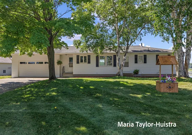2nd image of 16040 Robrick Ave, Grand Haven, MI 49417 | MLS# 70495827